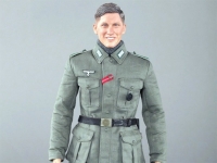 El muñeco nazi por el que Schweinsteiger demanda a una empresa